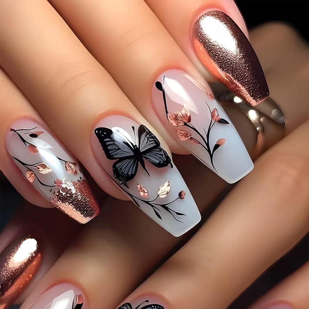 Design de nail art peint à la main chez Ongles Rivières